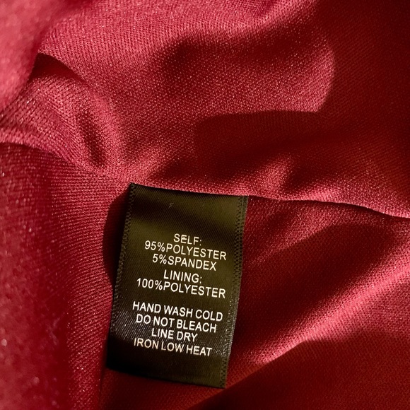 LN LULUS BURGUNDY FLATTERING BODYCON FIT DRESS. SQUARE NECKLINE, LONG SLEEVES, - Picture 11 of 13